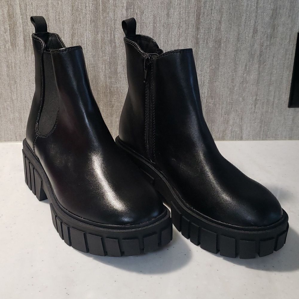 NWT SM New York Black Moto Boots Sz 6.5